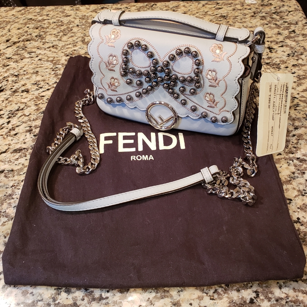 NWT Fendi Pearl Handle Crossbody Super cute 🥰 Double Sided 🤯